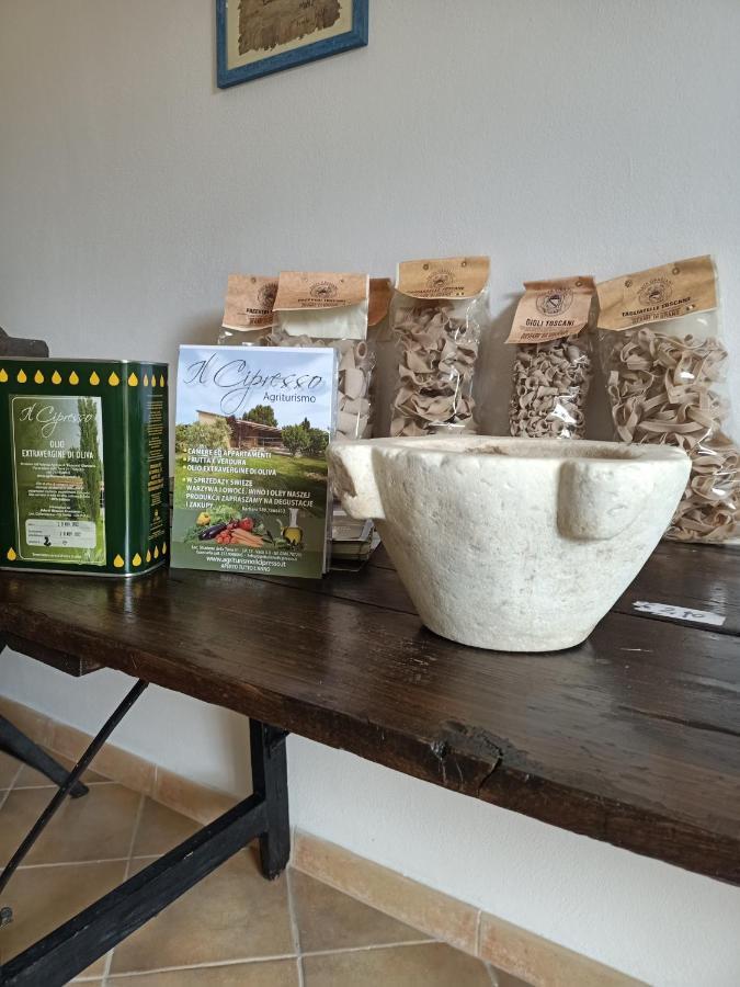 ואדה Agriturismo Il Cipresso מראה חיצוני תמונה