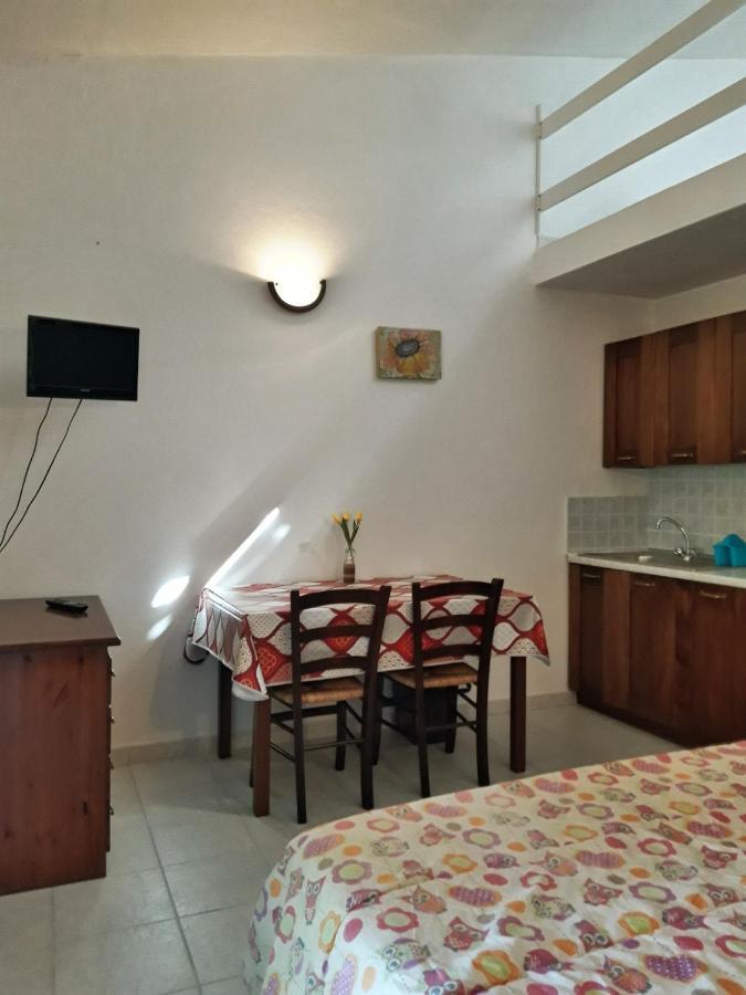 ואדה Agriturismo Il Cipresso מראה חיצוני תמונה